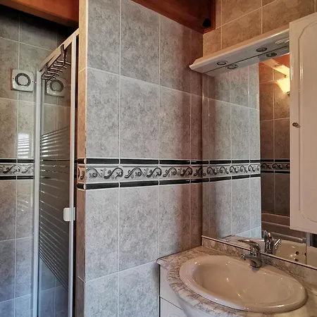 別荘 Authentique Pour 2-3 Pers. Avec Cour, Terrain Et Peche, A Proximite De Brioude Et Blesle - Fr-1-582-353